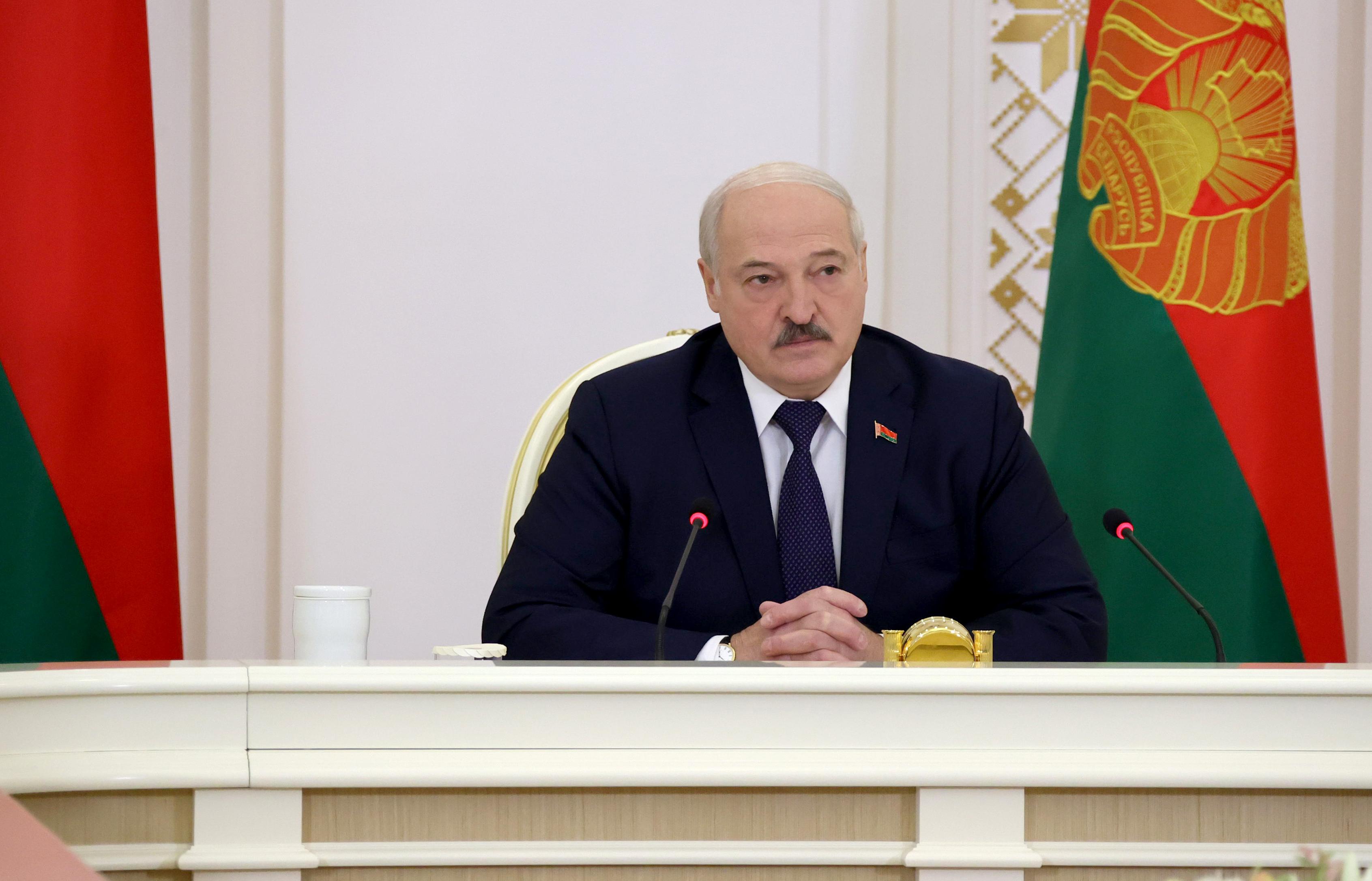 Александр Лукашенко: вся наша страна впряглась, закатав рукава, и выдала достойный результат 