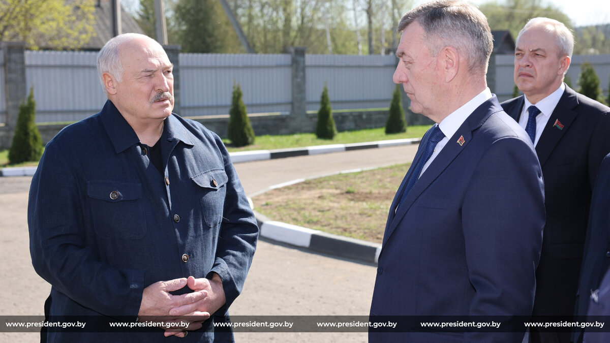 Витебская область под пристальным вниманием: Лукашенко проверяет агрогородок Копысь