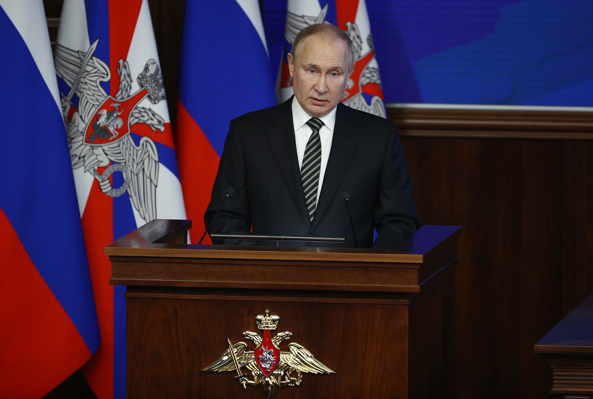 Владимир Путин: мы будем предпринимать адекватные меры, на недружественные шаги жестко реагировать