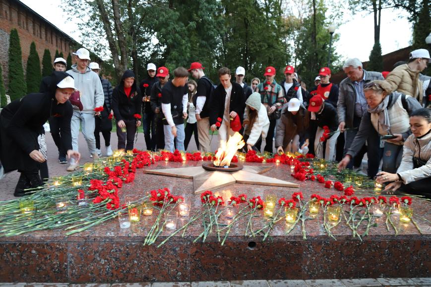 Участники фестиваля "Молодежь – за Союзное государство" почтили память героев Великой Отечественной войны