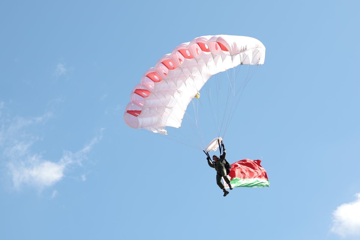 В Минске в преддверии Дня ВДВ прошел праздник "Рыцари неба"