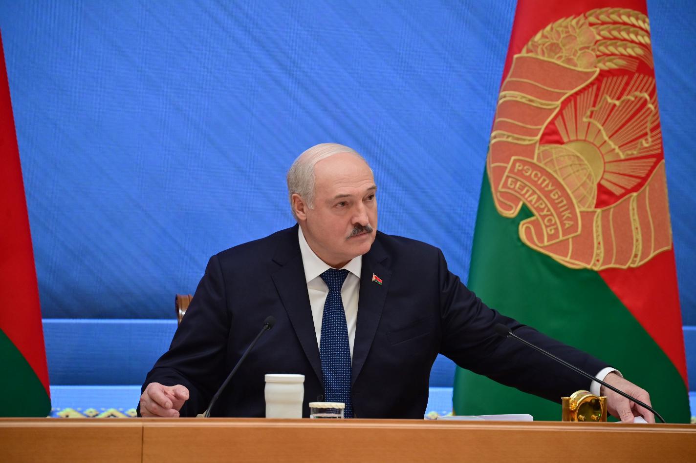 Лукашенко: надо реализовать имеющийся потенциал АПК, впрягайтесь и работайте