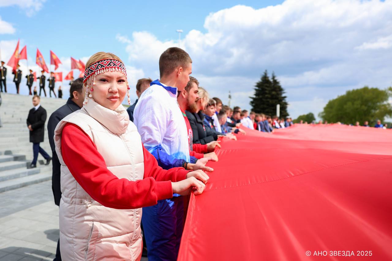 Молодежи Союзного государства провезет Знамя Победы от Бреста до Севастополя