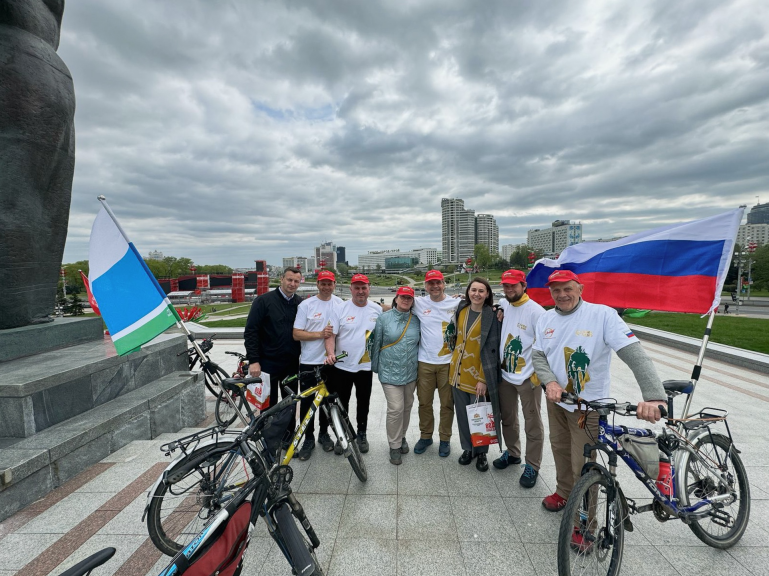 Екатеринбуржцы совершают велопробег по Беларуси к 80-летию Победы