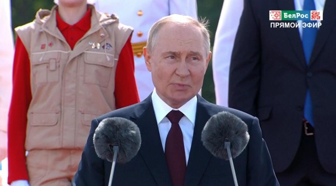 Путин: высокая миссия ВМФ определила поистине священное отношение к Родине