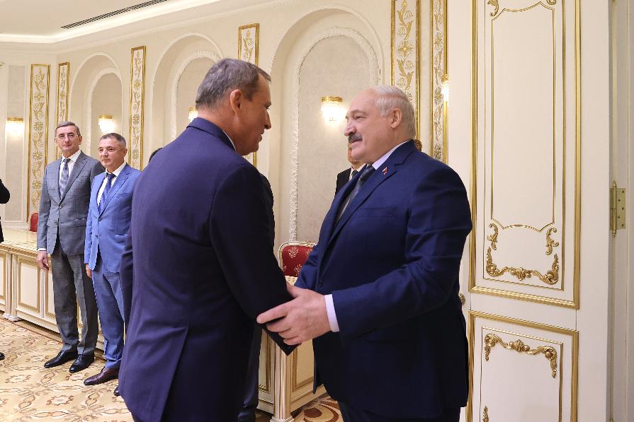 Президент Беларуси - главе Ленобласти: все, о чем договариваемся, реализовывается