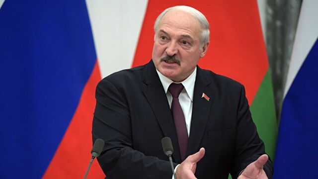 Реагирование на санкции и застарелые разногласия. Что обсуждали президенты в закрытой части саммита ЕАЭС