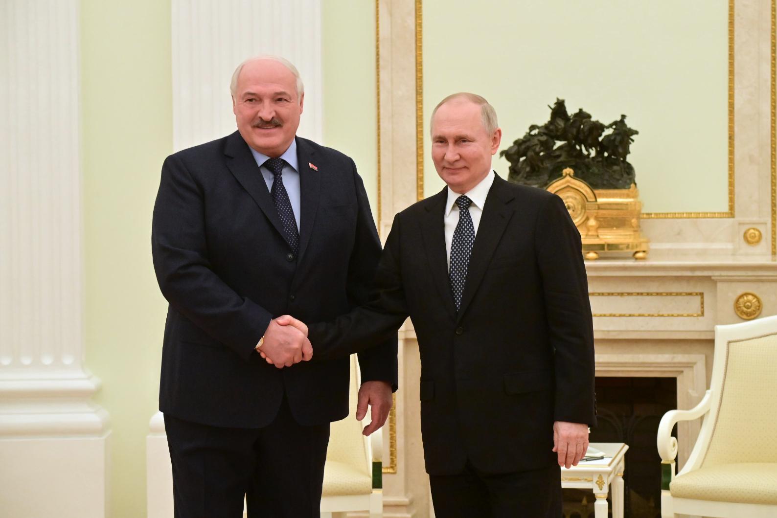  Александр Лукашенко заявил о планах встретиться с Владимиром Путиным 15 октября в Киргизии