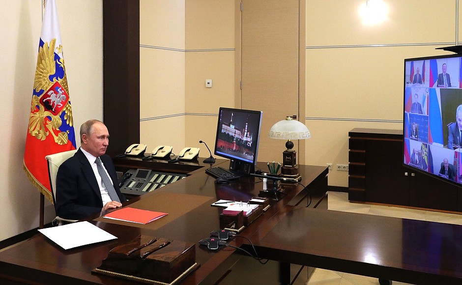 Владимир Путин провёл совещание с постоянными членами Совета Безопасности Российской Федерации