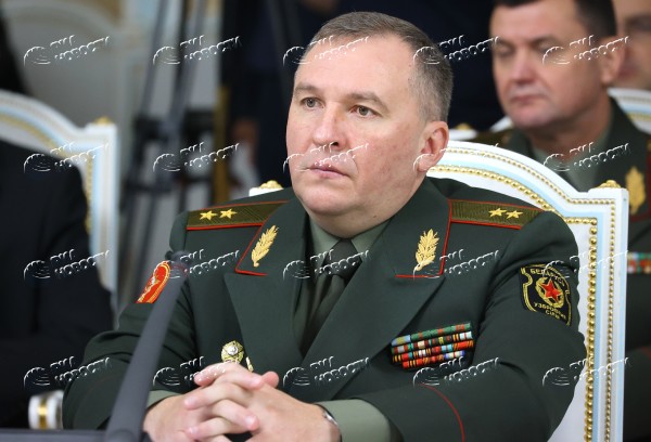 Глава Минобороны Беларуси Виктор Хренин: в ходе учений поставленные задачи выполнены на высоком уровне