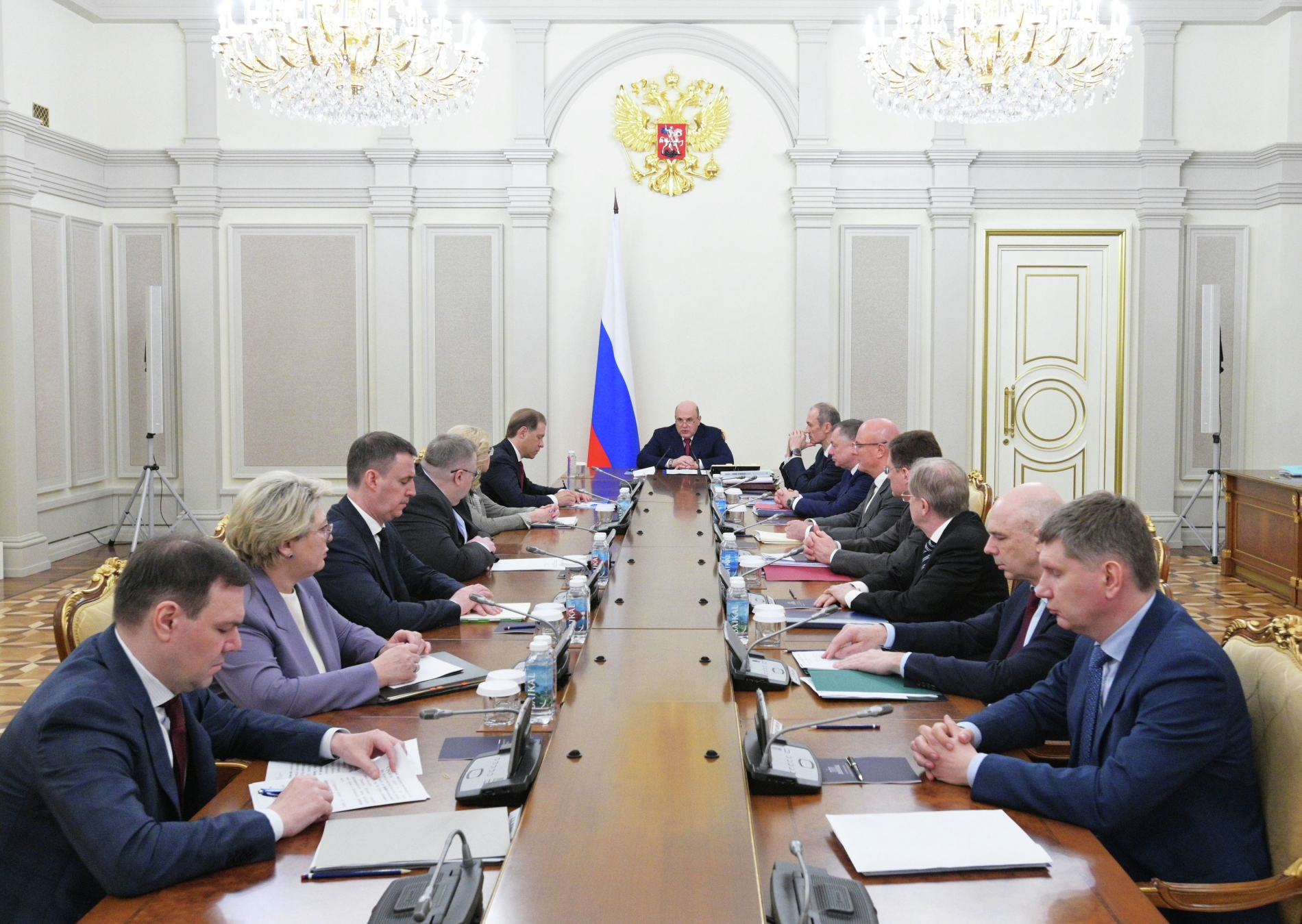 Мишустин провел совещание с вице-премьерами РФ