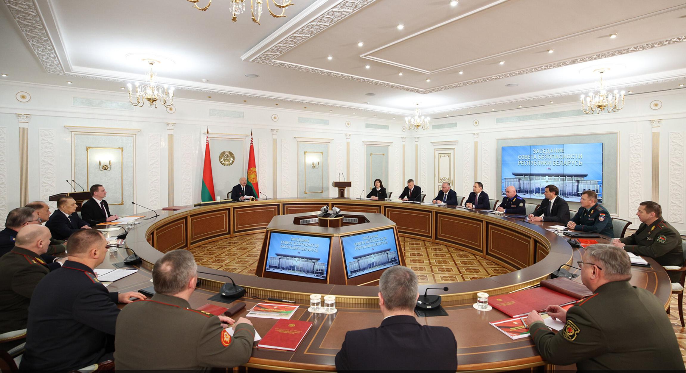 Лукашенко: мы ни на кого не собираемся нападать