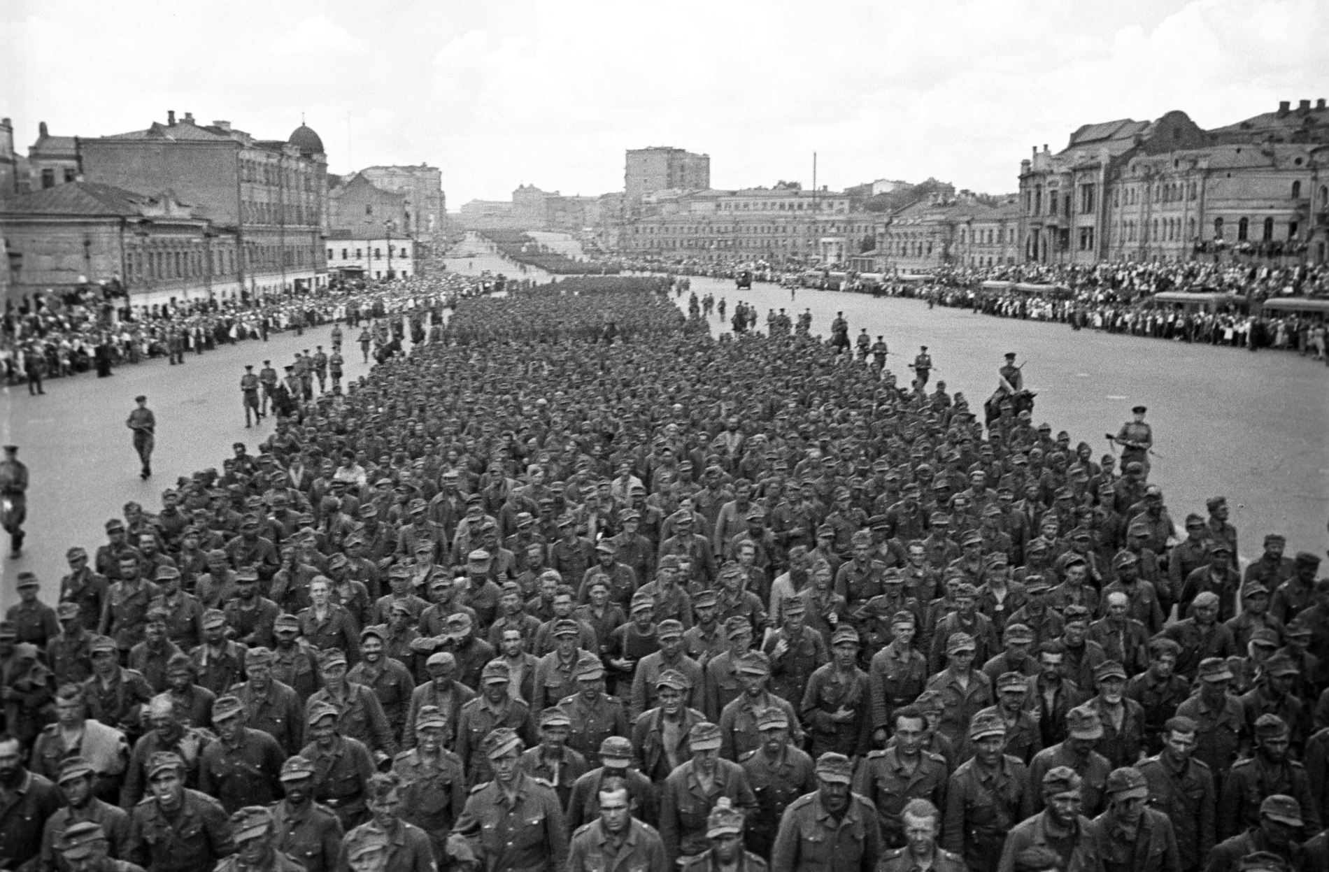 80 лет назад в центре Москвы прошел парад пленных фашистов