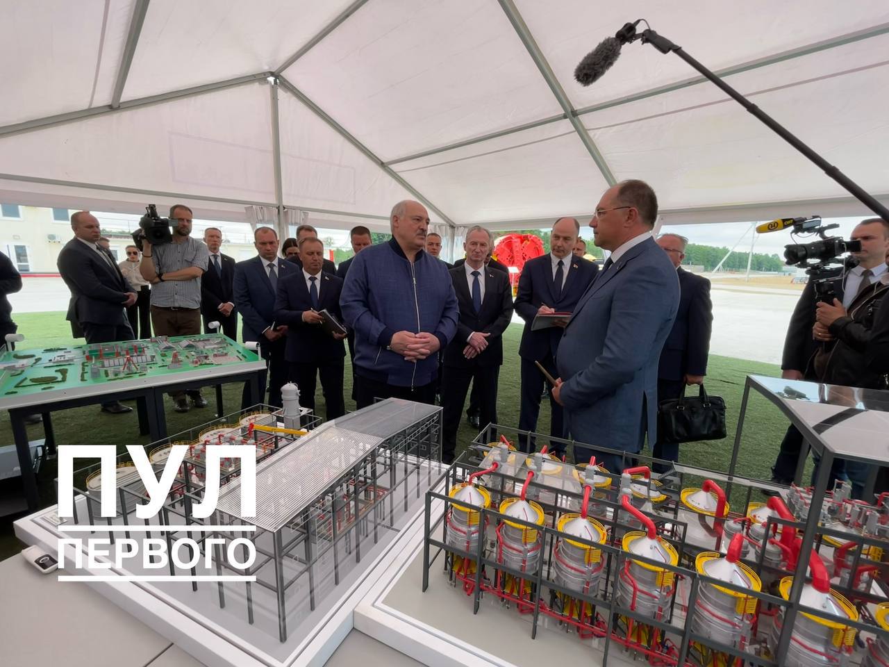 Лукашенко: для людей будем делать все, именно под производство