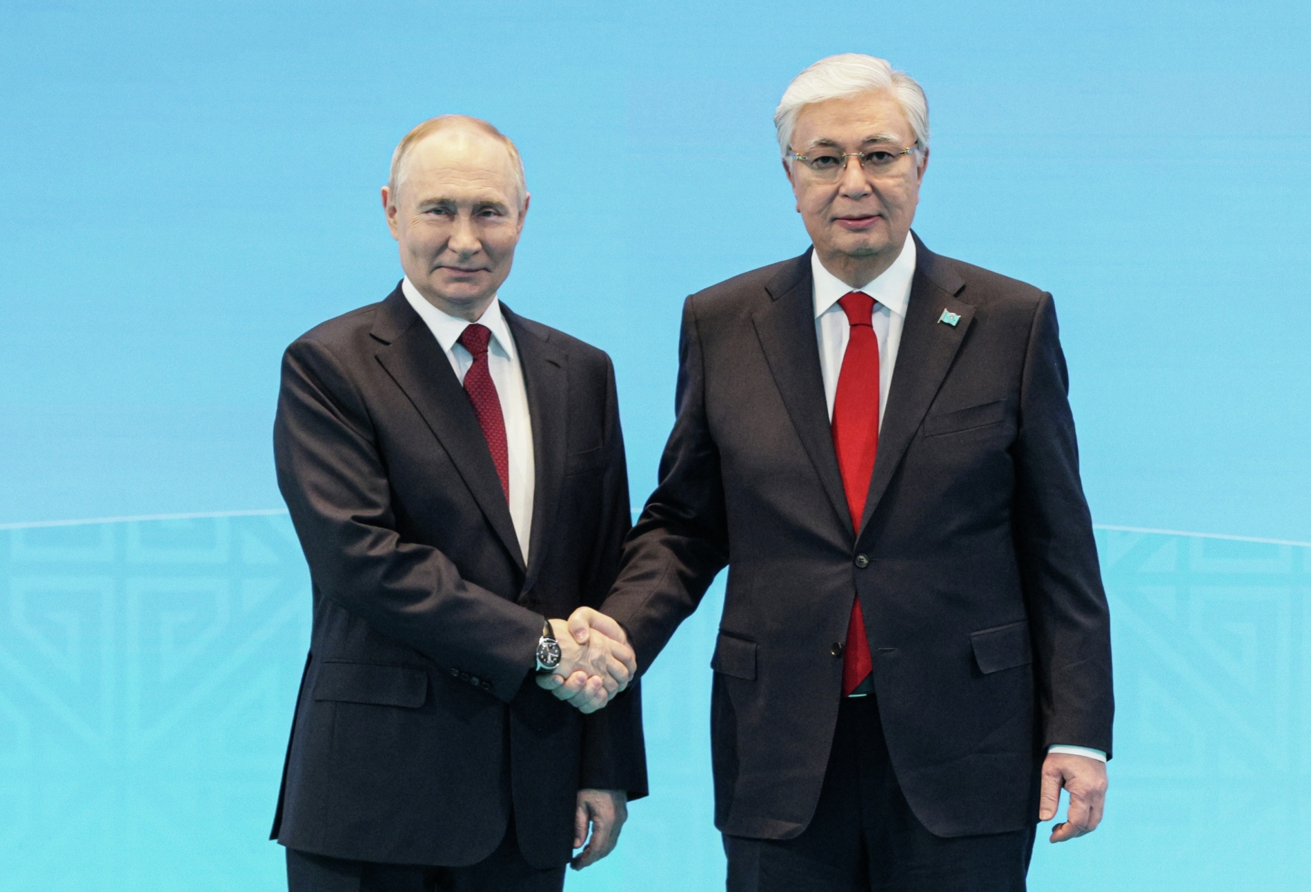 Президент России провел телефонный разговор с главой Республики Казахстан