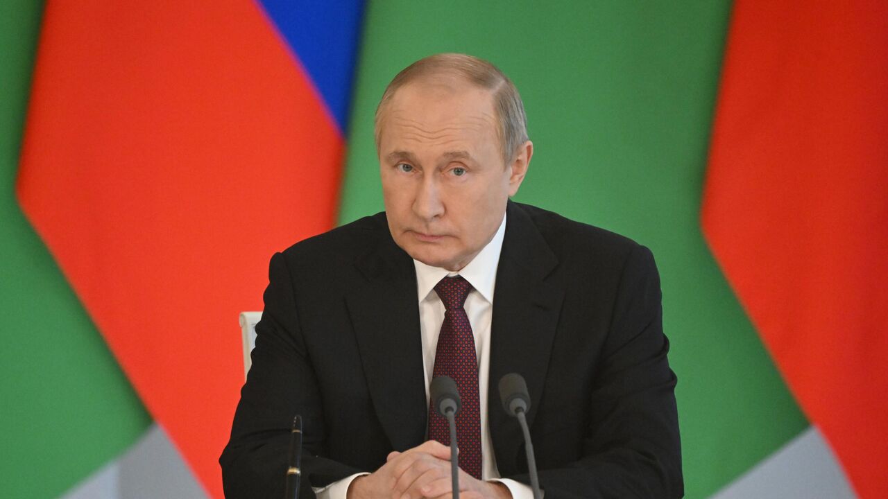 Путин сообщил Моди об ошибках некоторых стран, которые привели к росту цен