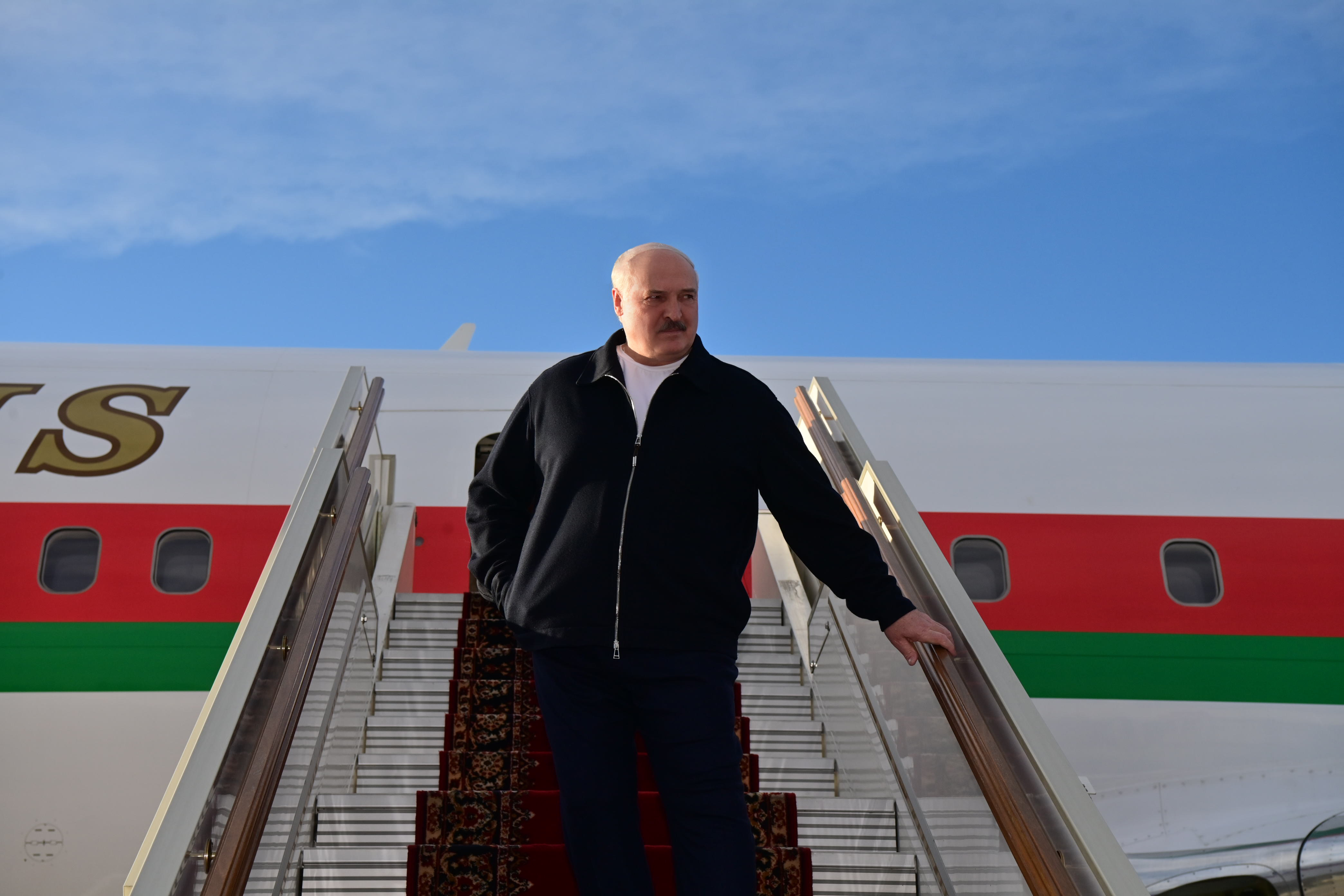 Президент Беларуси прибыл с двухдневным рабочим визитом в Москву